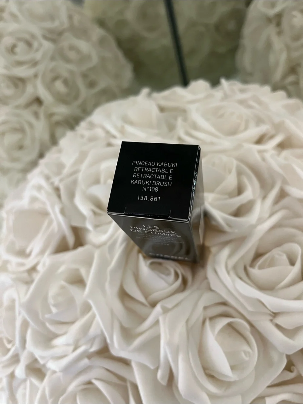 CHANEL Black & Gold Retractable Kabuki Brush